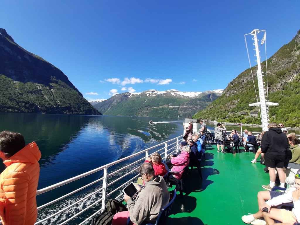 Fra fergen mellom Hellesylt og Geiranger